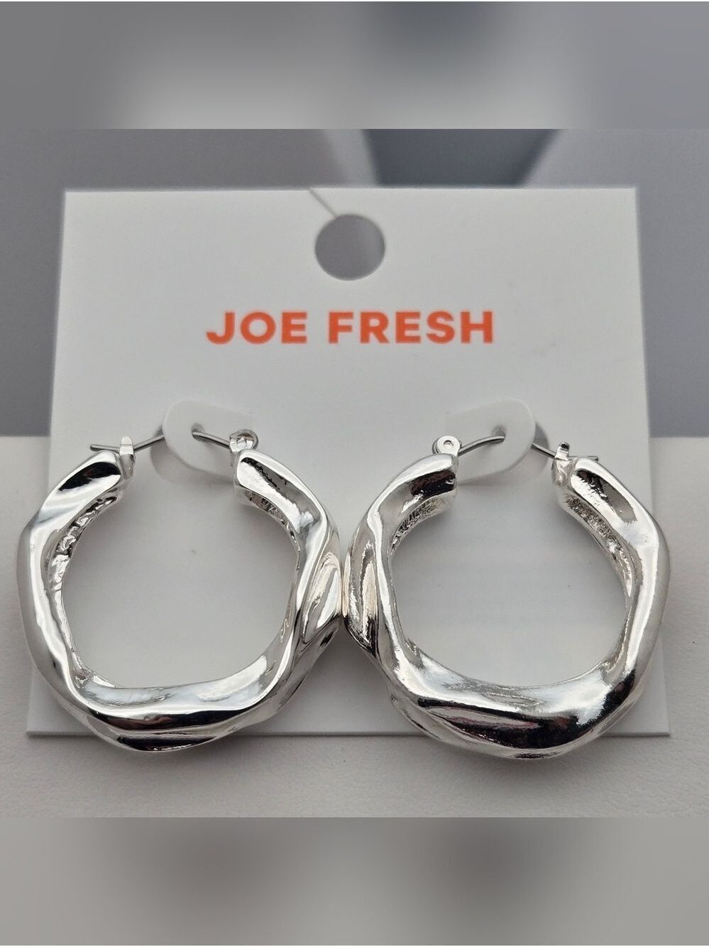 ✨2/$10✨Silver Tone Twisted Wavy Hoop Earrings 1/4" Small Chic New
